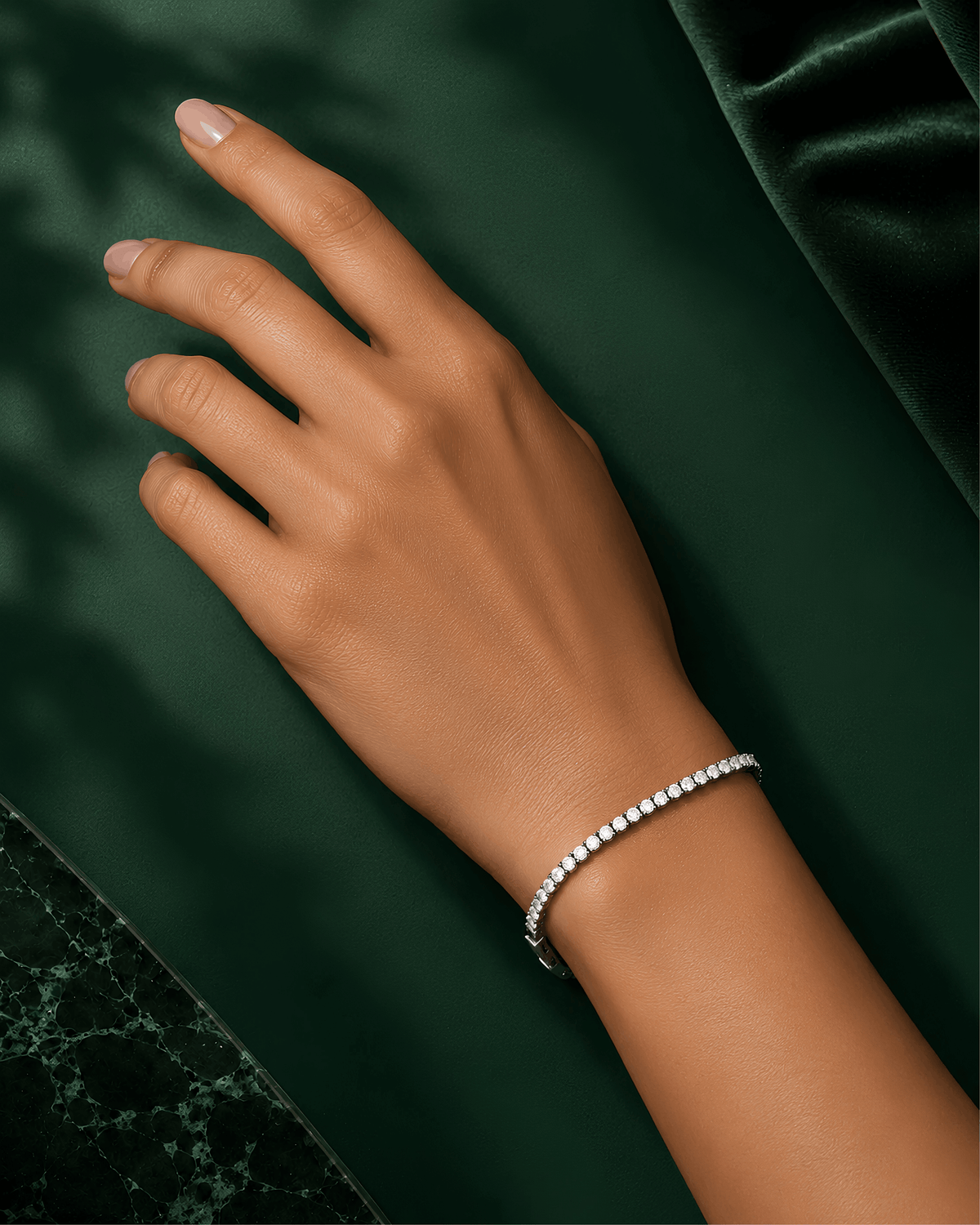 Lustre line bracelet